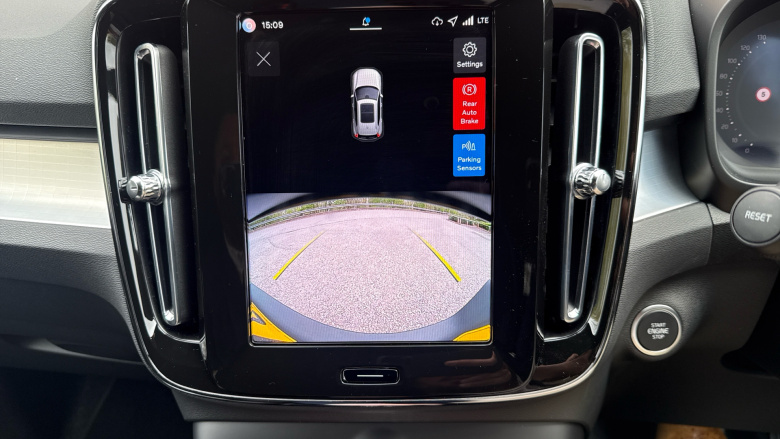 Volvo XC40 2.0 B3P Plus Black Edition 5dr Auto Petrol Estate